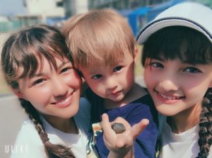 Hkt48 村重杏奈 美人姉妹を調査 ロシア人母も美人 弟もかわいい エンジェルニュース