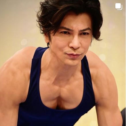 【武田真治】若い頃はフェミ男？いつから筋肉キャラに？昔と画像比較！｜エンジェルニュース