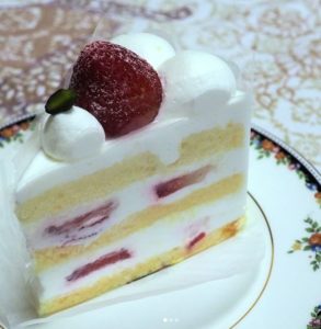 １切れ4000円のケーキ パティスリーsatsukiのお店の場所は エンジェルニュース