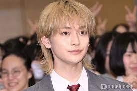 高橋文哉 金髪