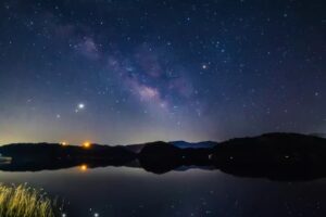 奥多摩湖から見える夜空